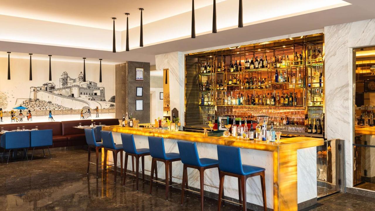 Radisson Jaipur City Center Ngoại thất bức ảnh The bar at the lounge