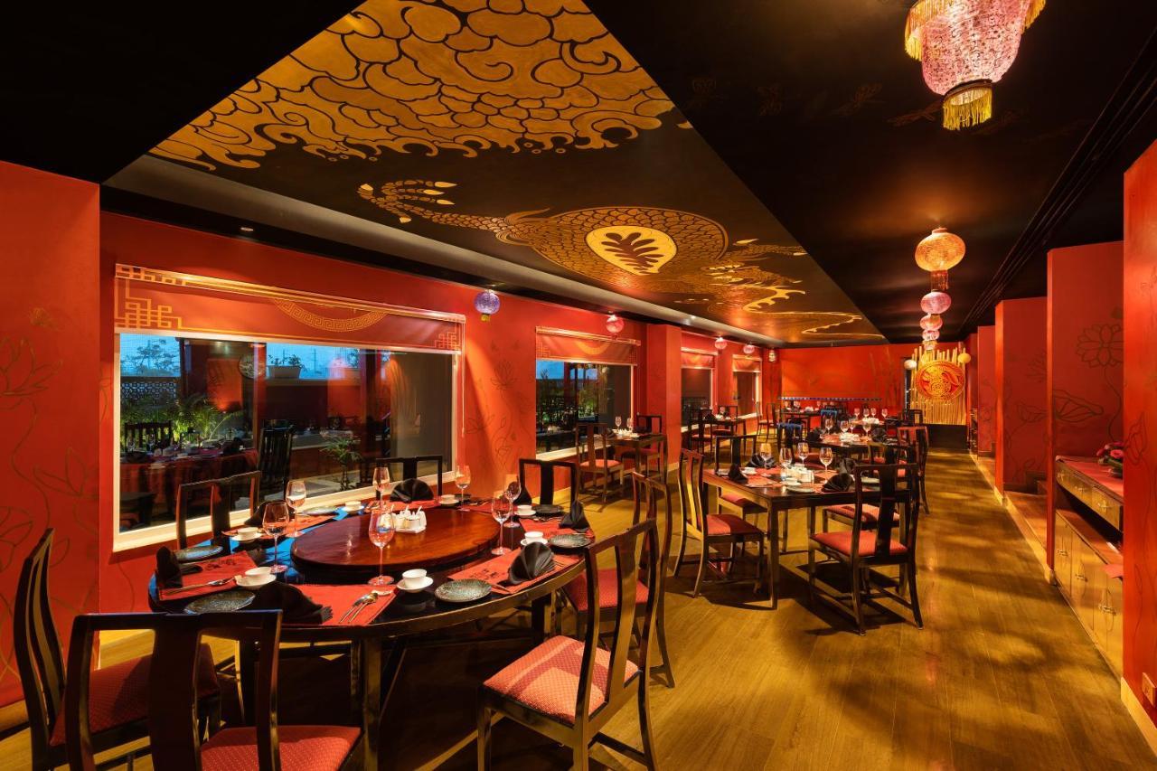 Radisson Jaipur City Center Ngoại thất bức ảnh The interior of the restaurant