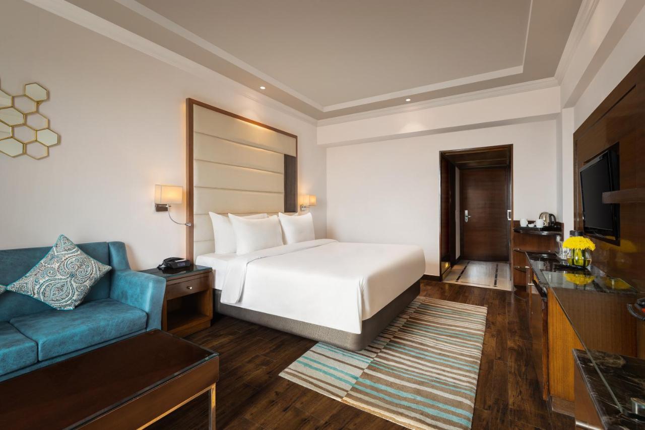 Radisson Jaipur City Center Ngoại thất bức ảnh A room at the Taj Bengal