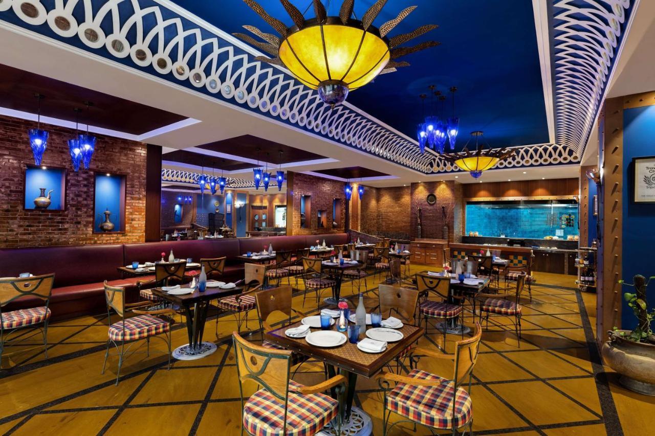 Radisson Jaipur City Center Ngoại thất bức ảnh The interior of the restaurant