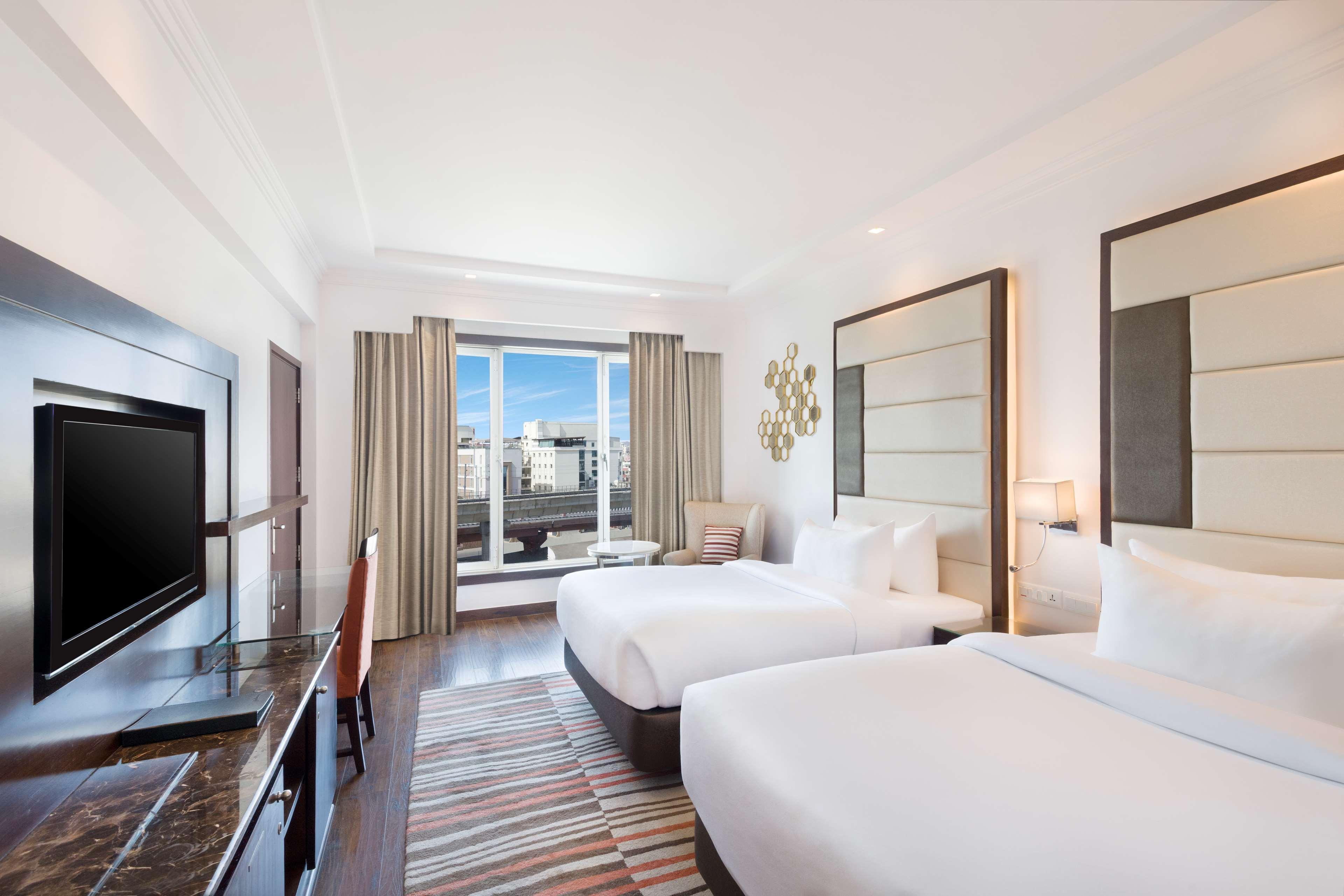 Radisson Jaipur City Center Ngoại thất bức ảnh Deluxe Room