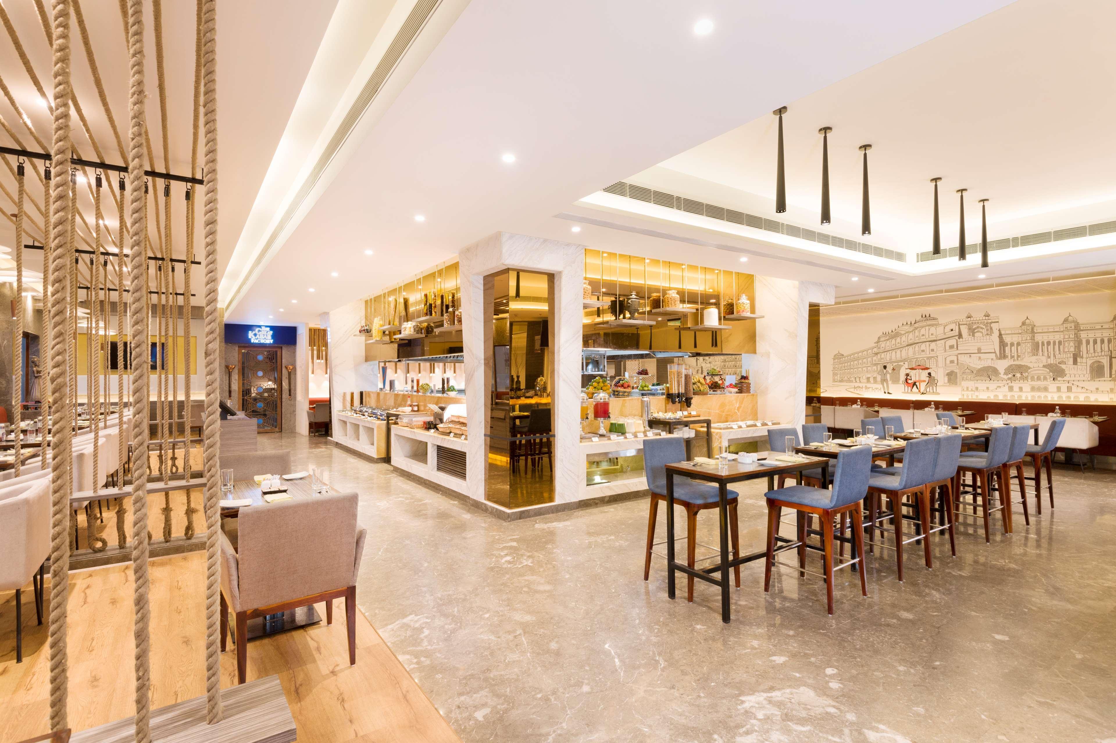 Radisson Jaipur City Center Ngoại thất bức ảnh The restaurant